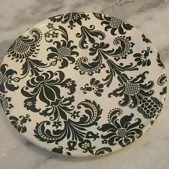 Royal Stafford 2 plates - Picture 2 of 6